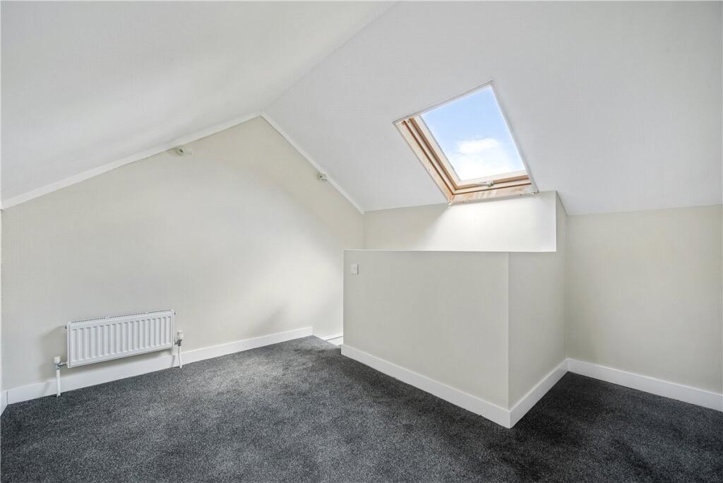 House in London, Broom Hill, Ramsden - More