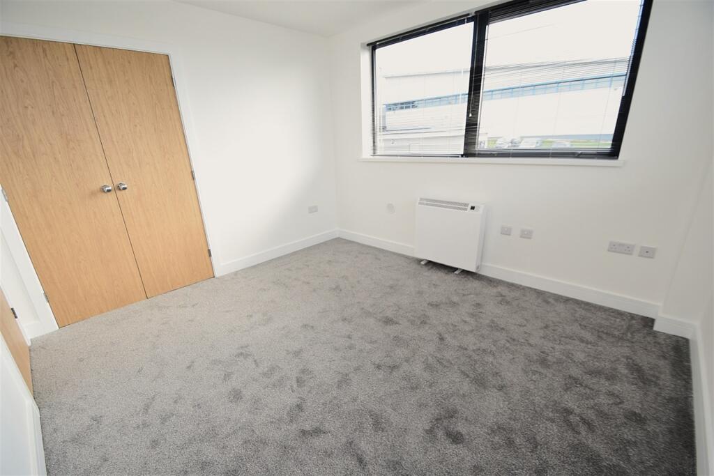 Apartment in Southampton - View 5