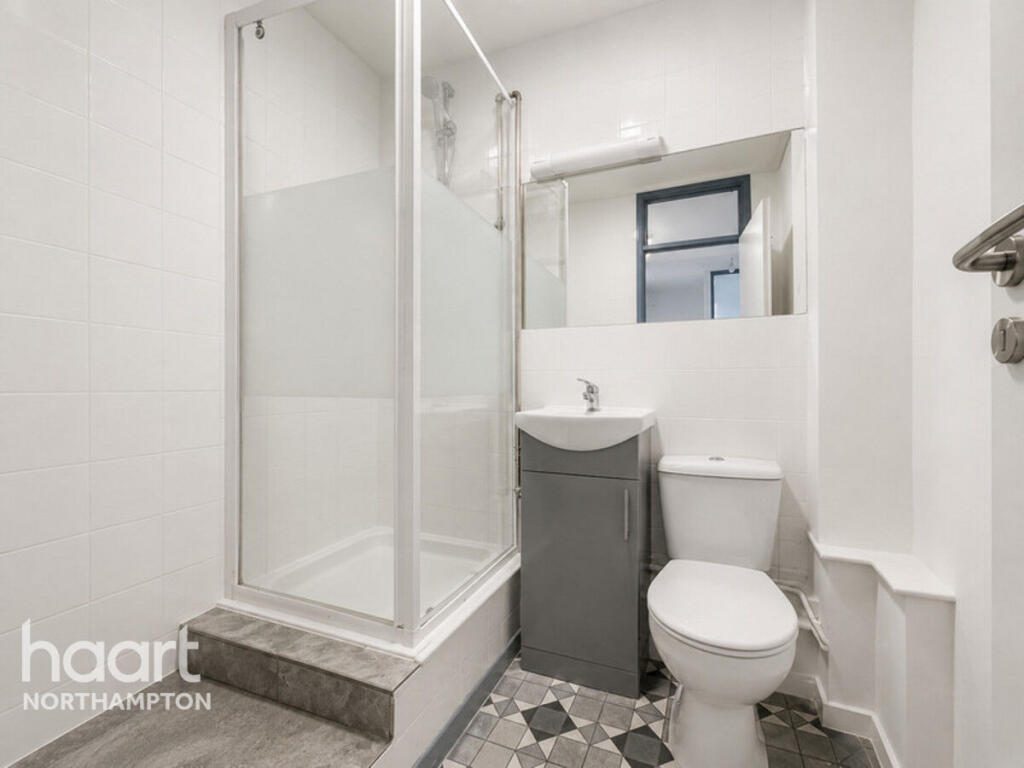 Apartment in Northampton, Phippsville - More