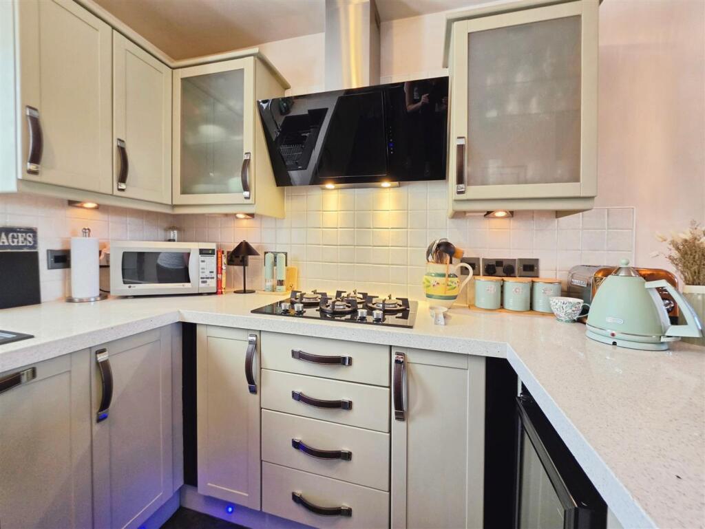 House in Staffordshire Moorlands, Knowle Style, Biddulph - More
