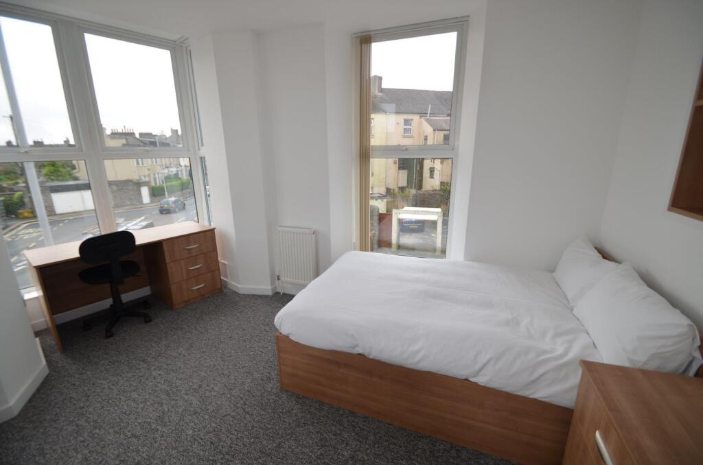 Apartment in Plymouth - View 3