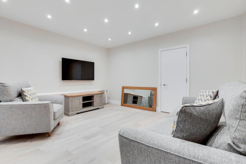 Apartment in London - View 3