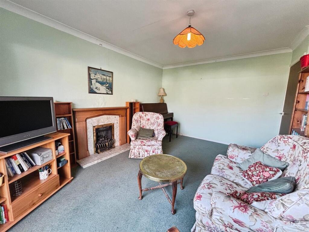 Additional image 6 of Fairway Walk, Bradford, BD7 4JW