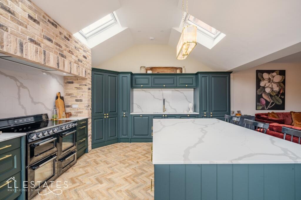 20, Queens Walk, Rhyl, LL18 3NG photo 4