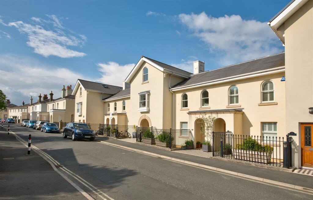 Main image of property: Cowes, Isle of Wight
