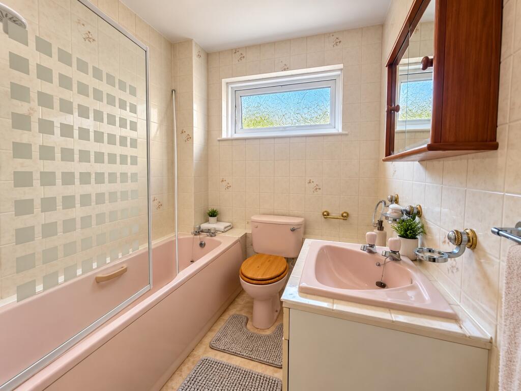 Apartment in Gosport, Hampshire - More