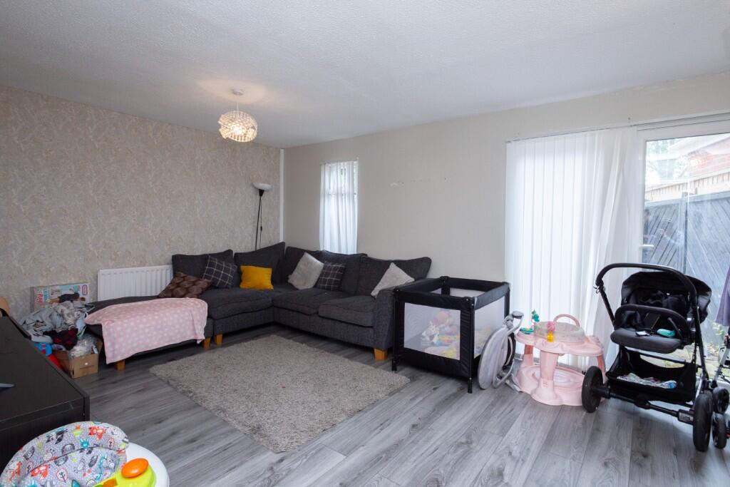 Bournemouth Close, Runcorn, WA7 photo 4