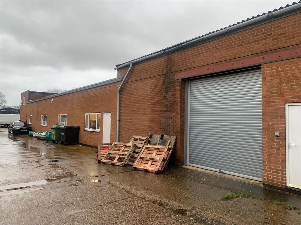 Main image of property: 27b Pillings Road, Oakham, LE15 6QF