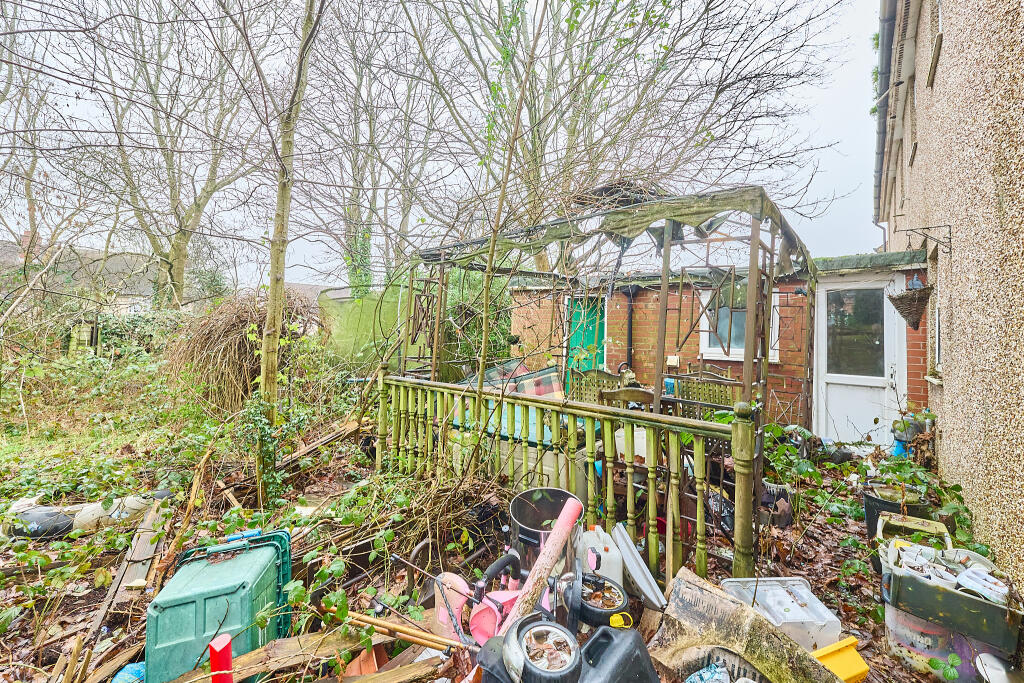 28 Wharwell Lane, Great Wyrley, Walsall, Staffordshire WS6 6EU photo 3