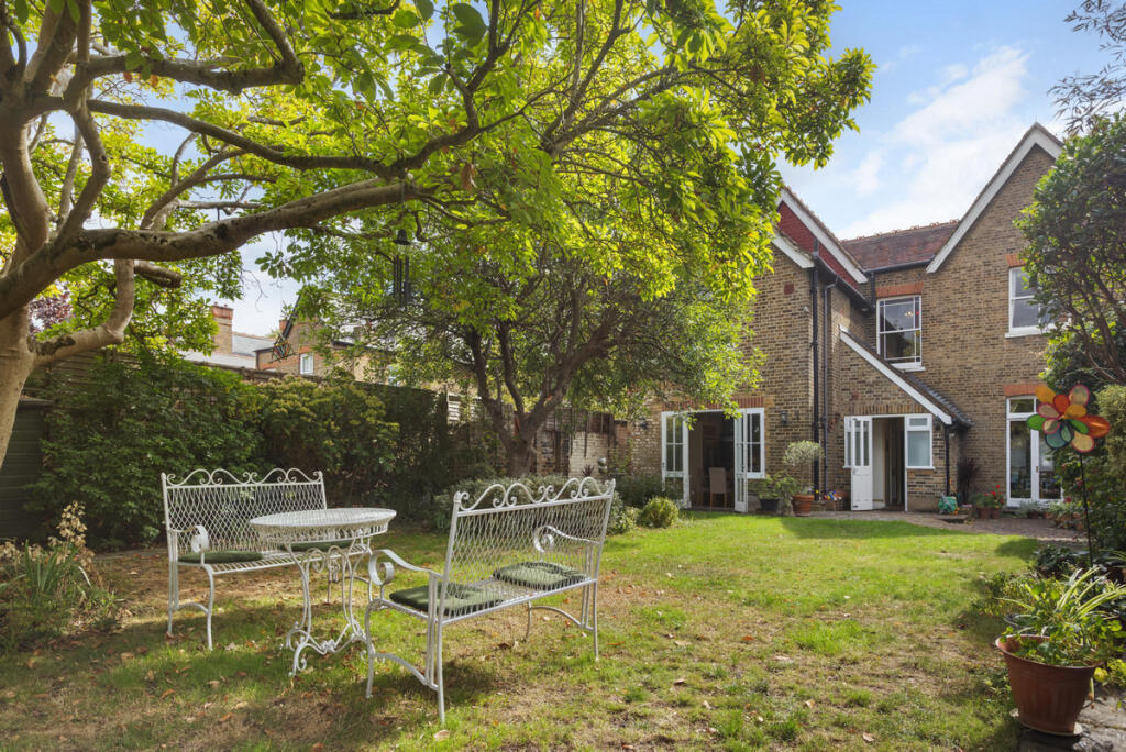 House in London - More