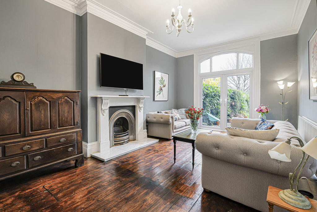 House in London - View 2