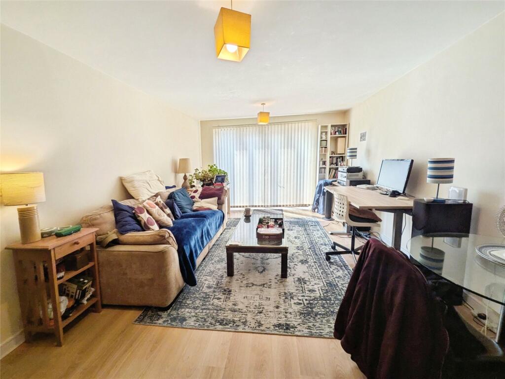 Apartment in Wolverhampton, All Saints, Old Heath - More