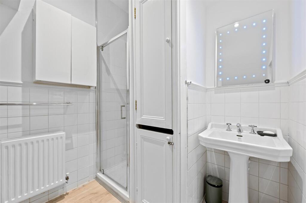 Apartment in London, Shepherd's Bush - More
