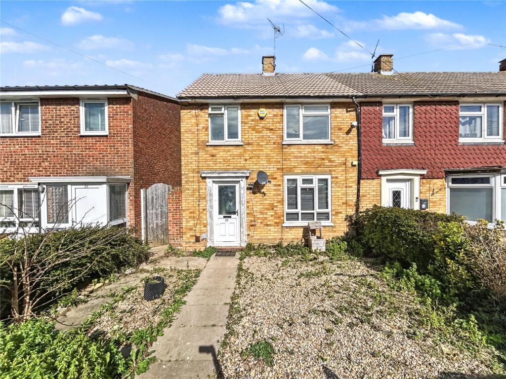 2-bed terraced on Winchester Way, Rainham, Gillingham, Kent, ME8, £250,000