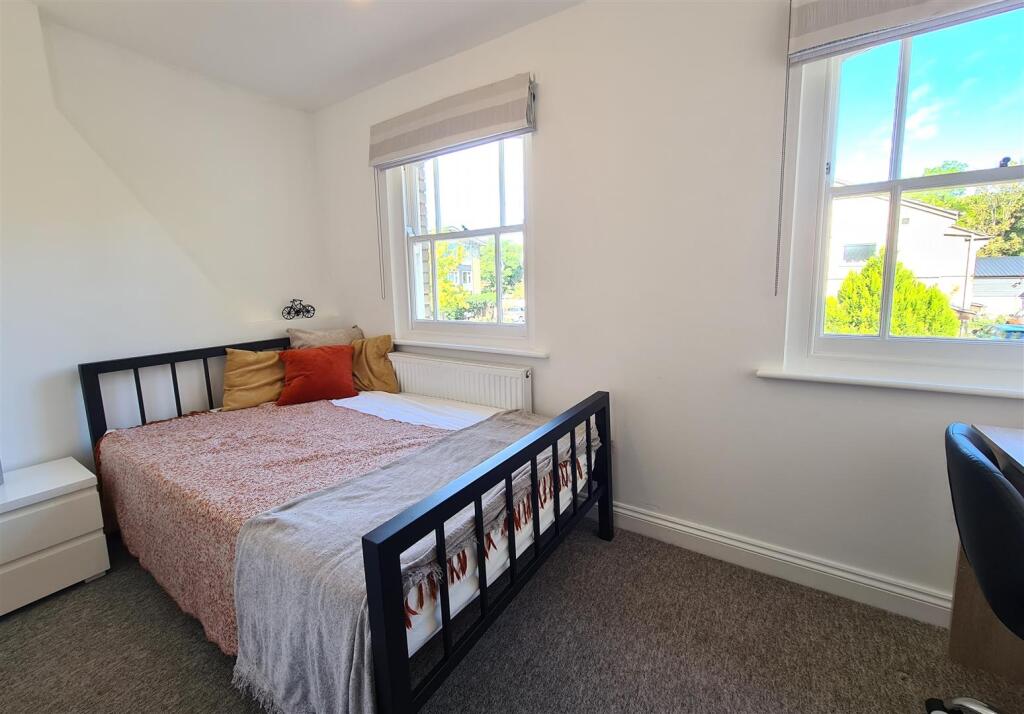 Main image of property: 38 Pakenham Close, Cambridge