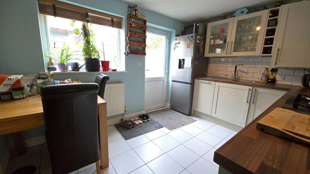Sycamore Rise, Newbury, RG14 2LZ photo 4