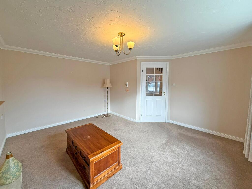 Crompton Court, Codsall, WV8 photo 2