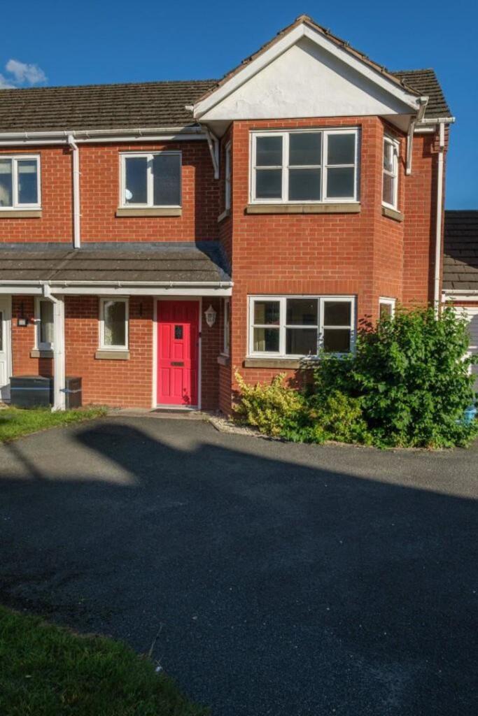 4 Ithon View, Tremont Park, Llandrindod Wells, Powys, Mid Wales, LD1 photo 2