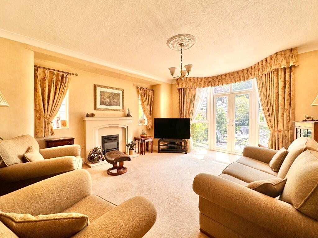 Fownhope Avenue, Sale, Cheshire, Greater Manchester, M33 photo 2