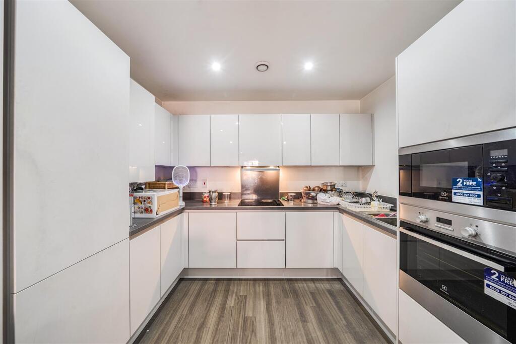Apartment in Watford - View 2