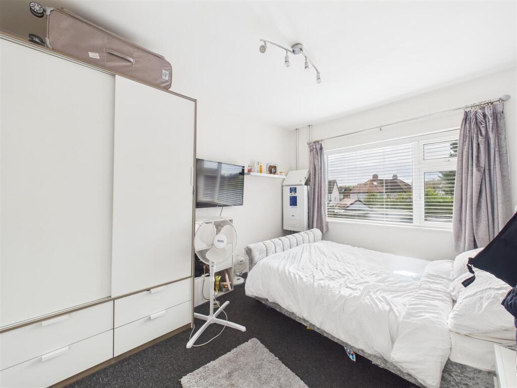 House in Anlaby - More
