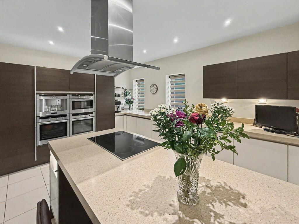 Waterpark Road, The Grange, M7 photo 2