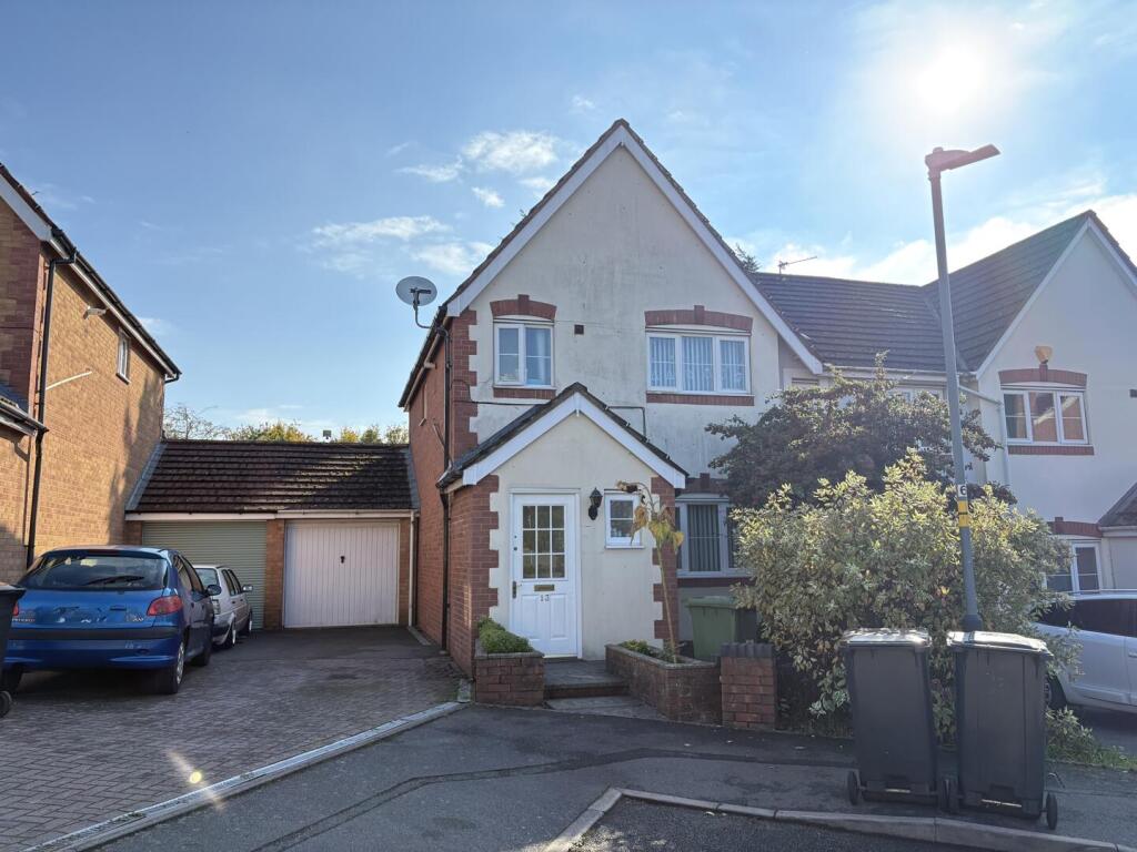 3-bed semi-detached on Eden Court, NUNEATON, £215,000