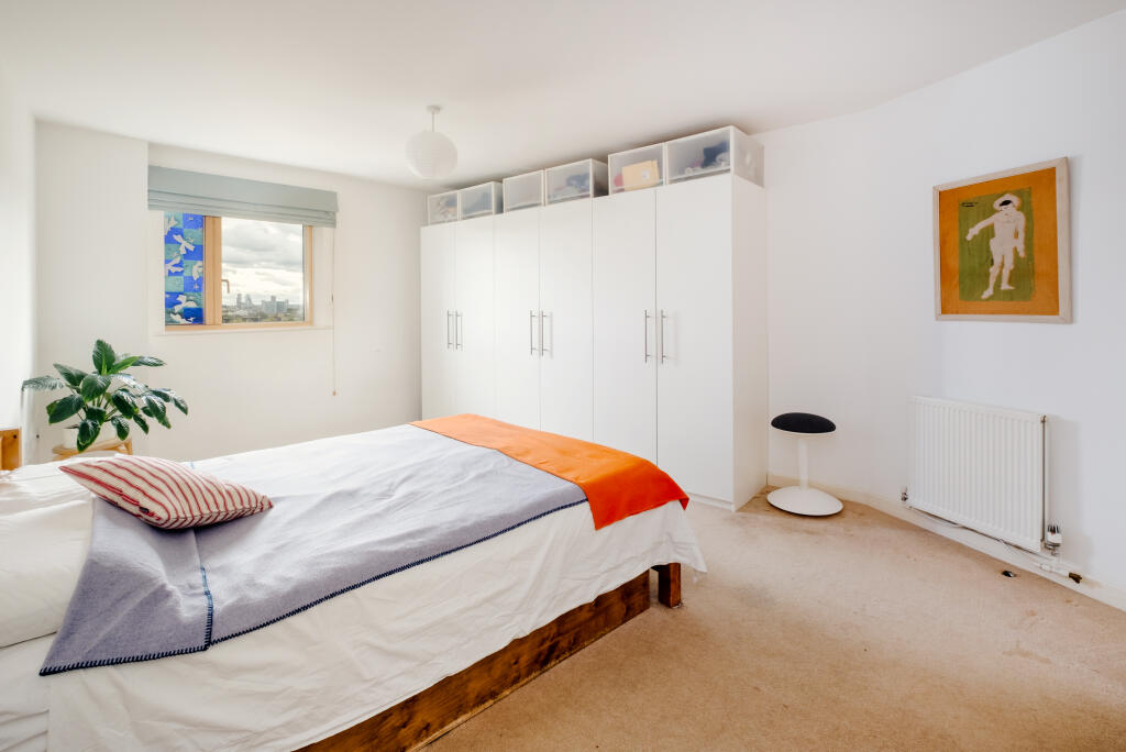 Apartment in London - More