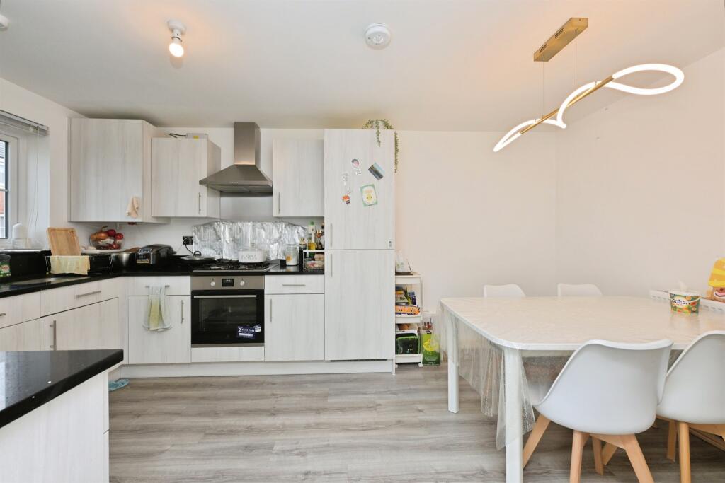 House in Northampton, Kingsthorpe - More