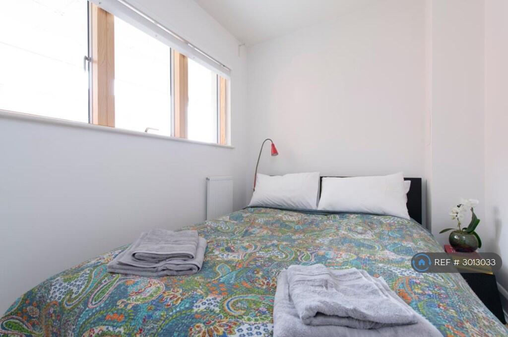 Apartment in London - More