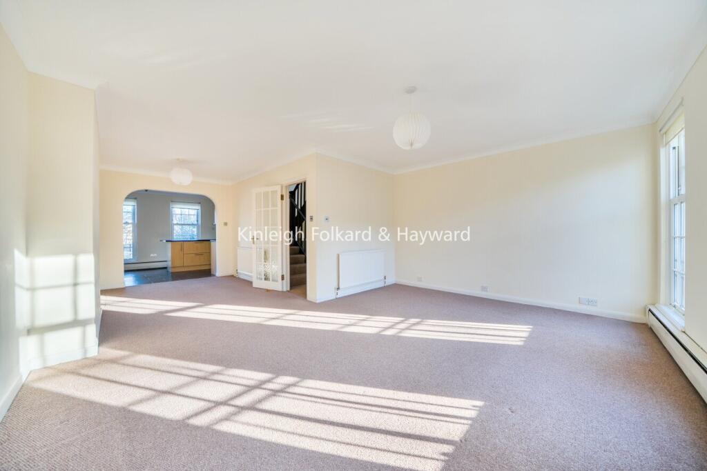 Main image of property: Woodclyffe Drive, Chislehurst, BR7