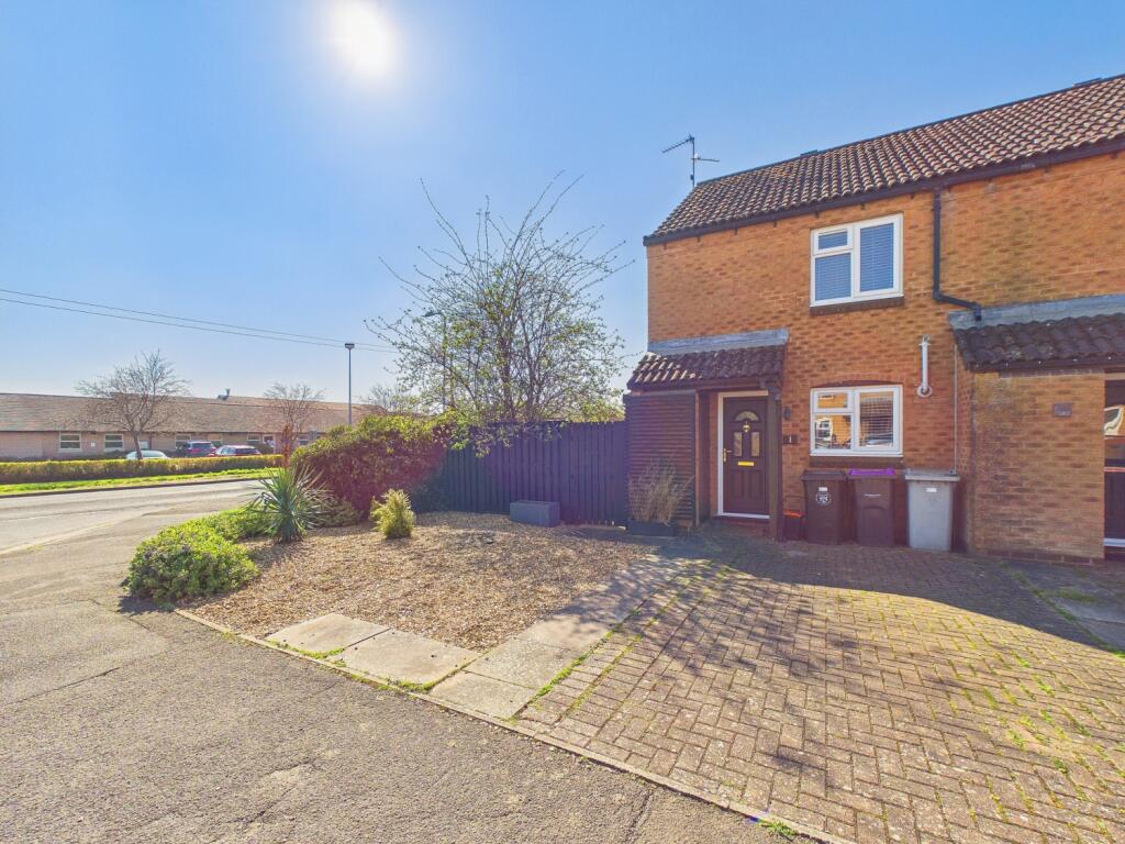 Main image of property: Shackleton Close, Market Deeping, Peterborough, PE6 8DN