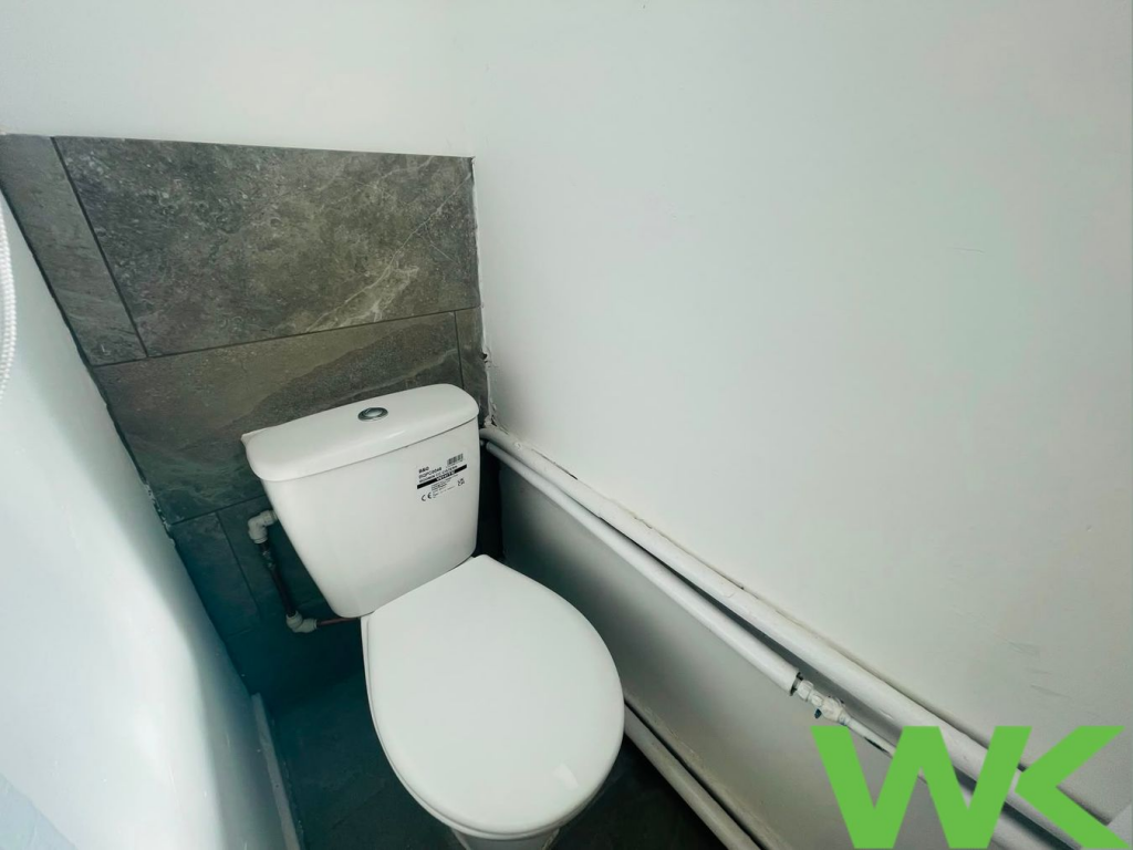 House in Sandwell, West Midlands - More