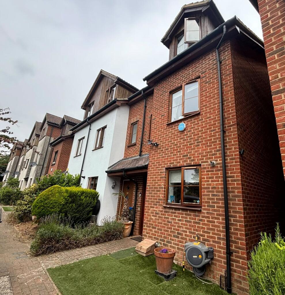 Main image of property: John North Close, High Wycombe, Buckinghamshire, HP11
