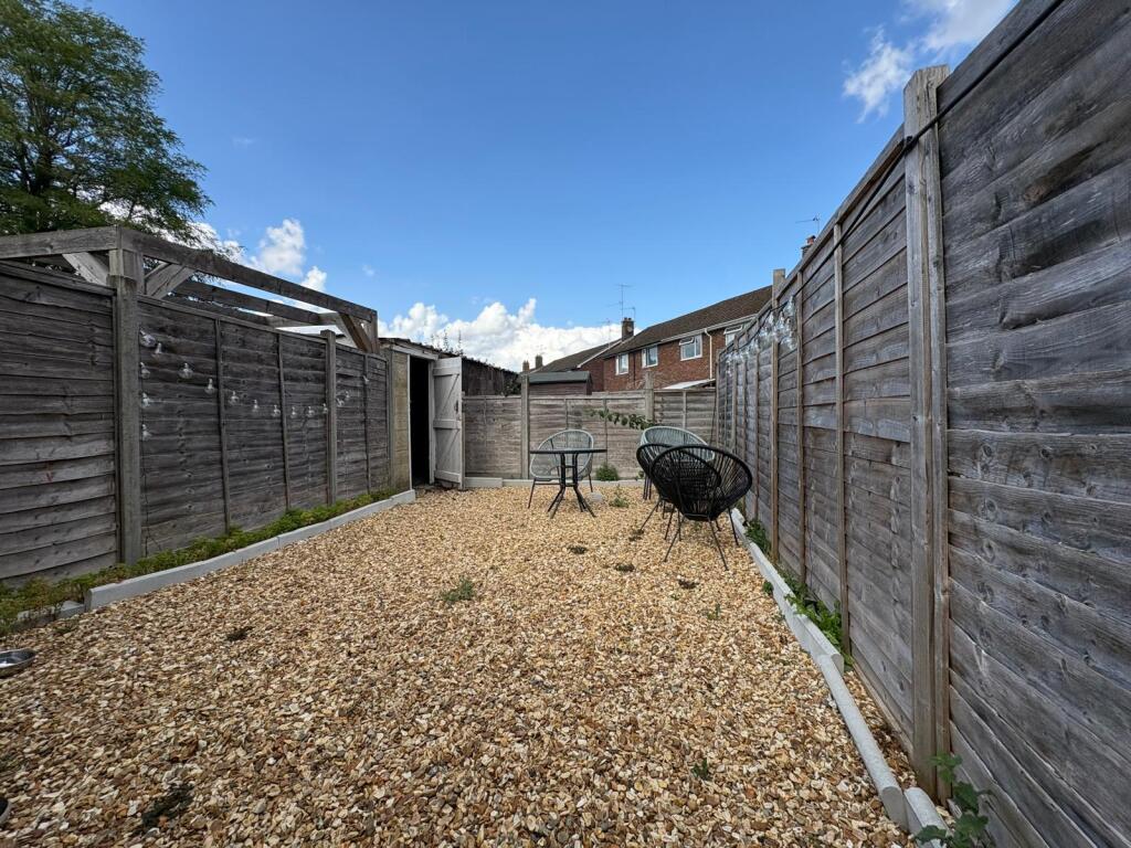 Apartment in Basingstoke and Deane, Basingstoke - More