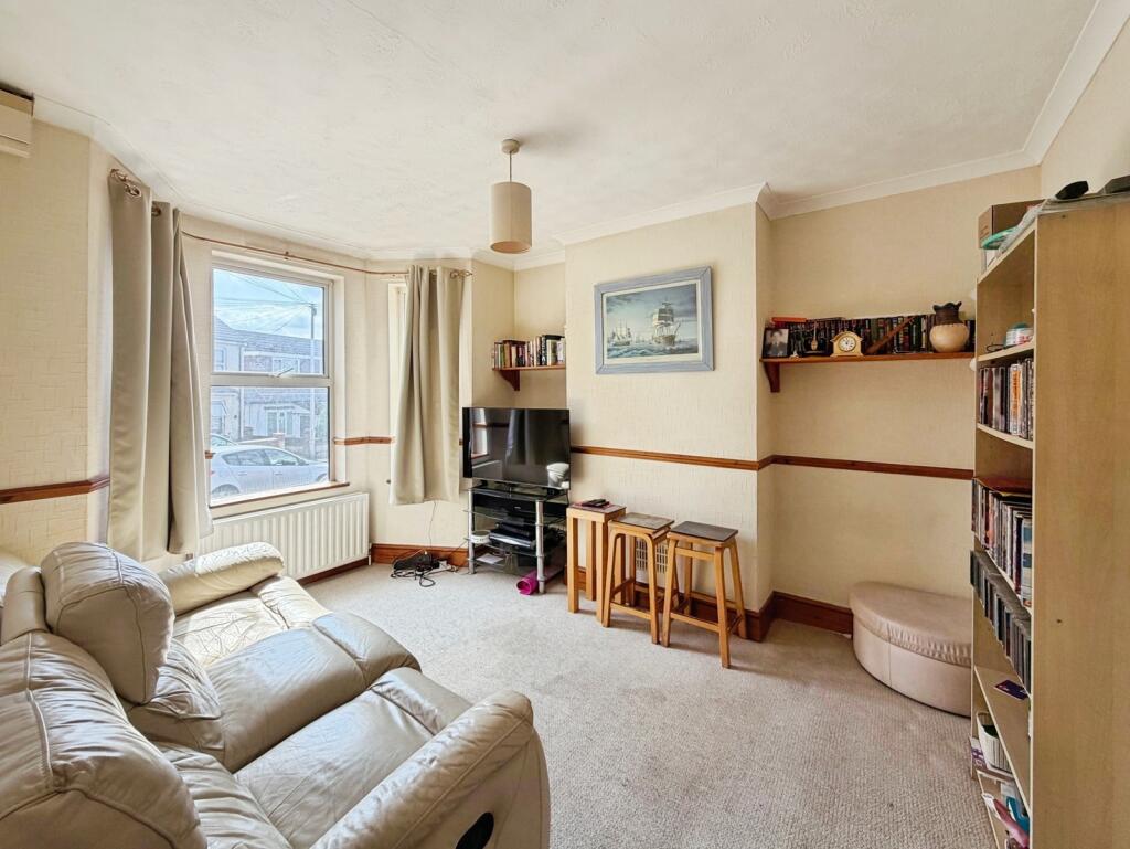 House in Rushmoor, East End, North Town - View 2