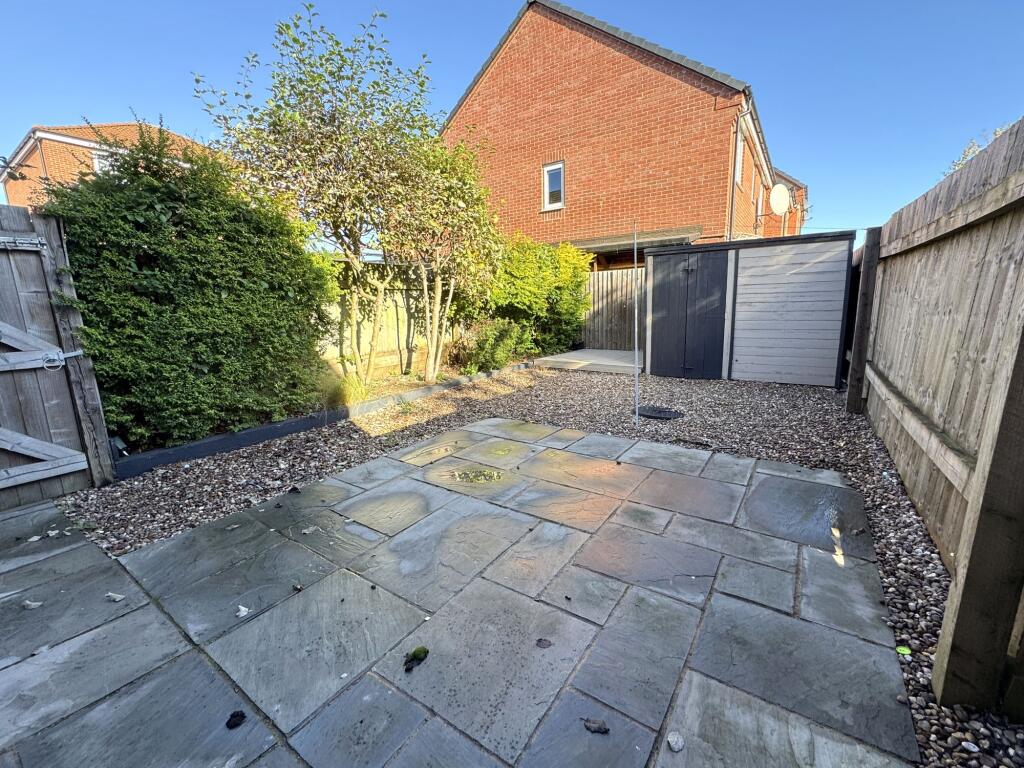 Adkins Close, Burton-On-Trent, DE14 photo 4