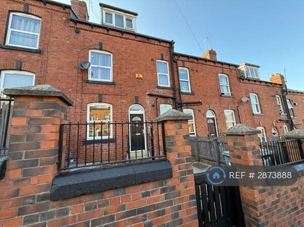 Main image of property: Barton Grove, Leeds, LS11