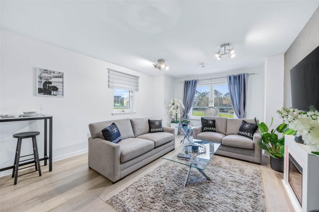 Main image of property: 1L Broadshade Drive, Westhill, Aberdeenshire, AB32 6AT