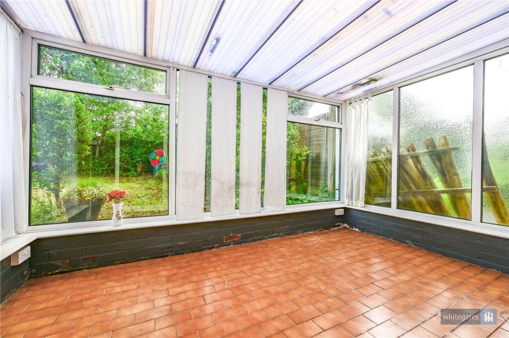 House in Knowsley, Prescot - More