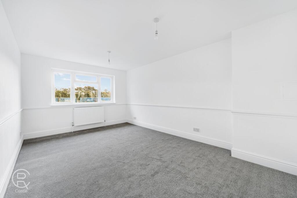 House in London, Pilgrim Estate, Hanwell - View 4