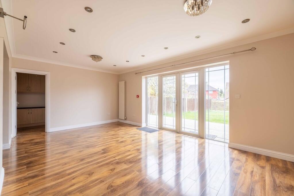 House in Slough - View 3