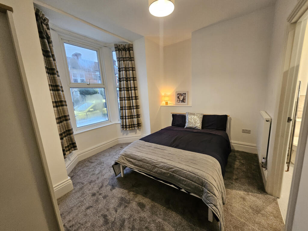 Main image of property: 128 Francis Avenue, Southsea, Portsmouth, Hampshire, PO4