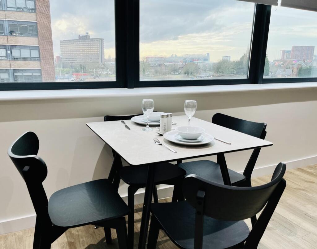 Apartment in Manchester, Old Trafford - View 4