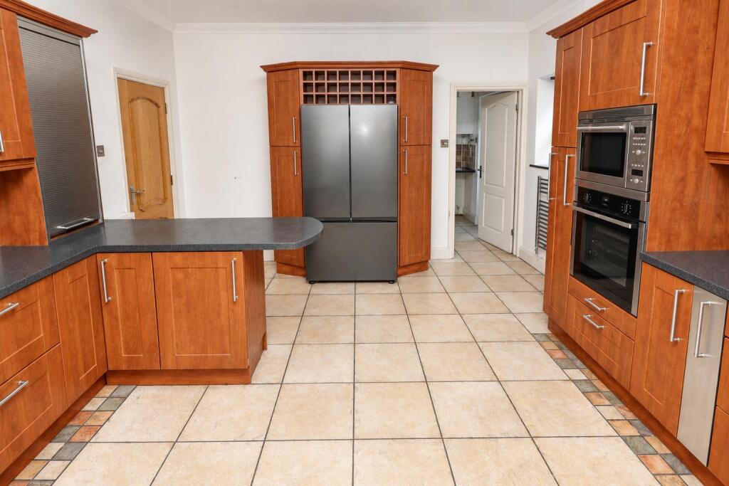 House in Rushden, North Northamptonshire - View 5