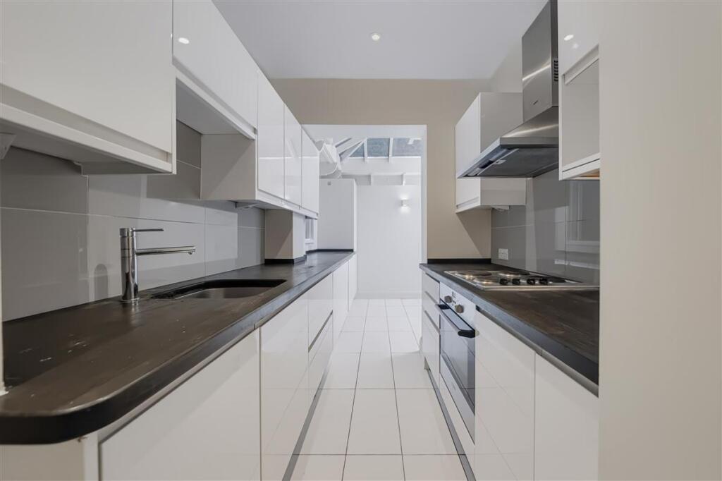 Apartment in London - View 5
