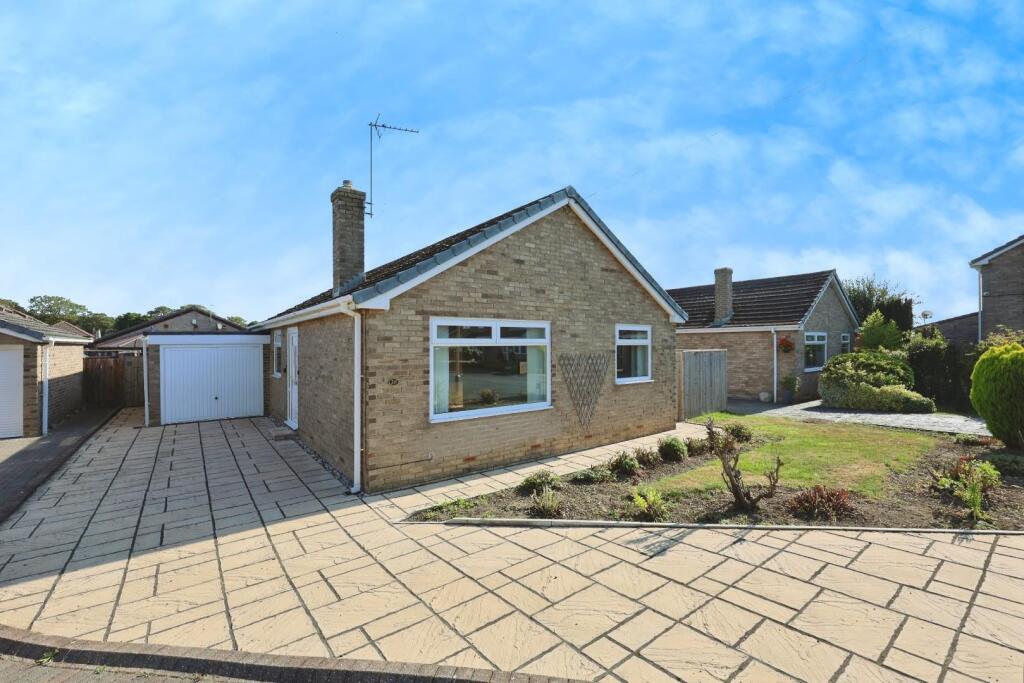 3-bed detached on Greenways, Sunnybrow, £180,000