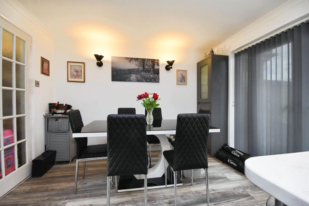 House in Chelmsford, Galleywood - More