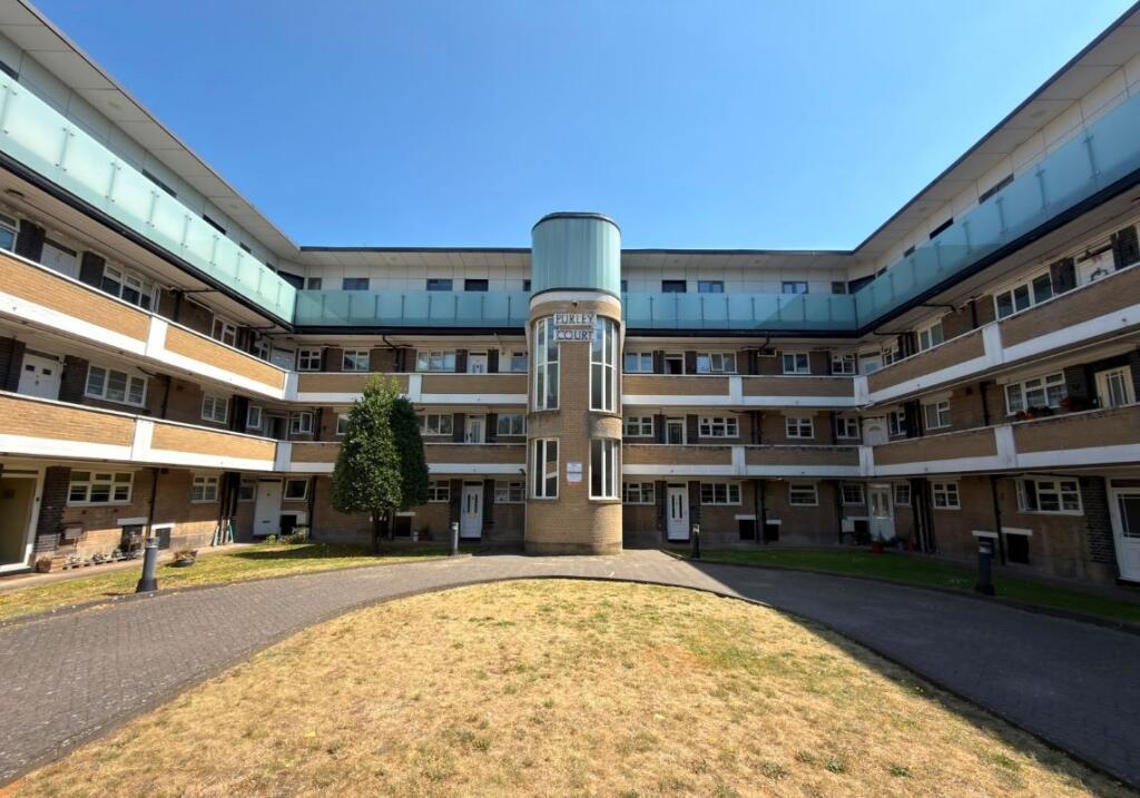Main image of property: 16 Purley Court, Brighton Road, Purley, Surrey, CR8 2BL