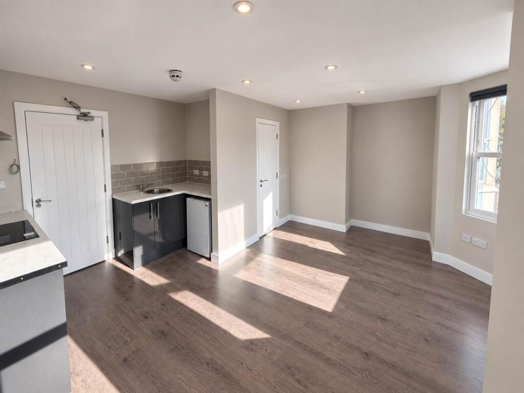 Apartment in Eastbourne, Little Chelsea, Motcombe - View 4